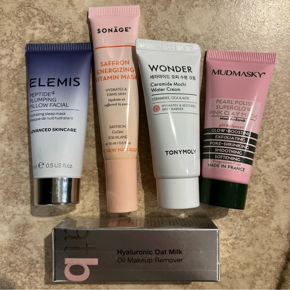 Elemis Peptide4 Plumping Pillow Facial
